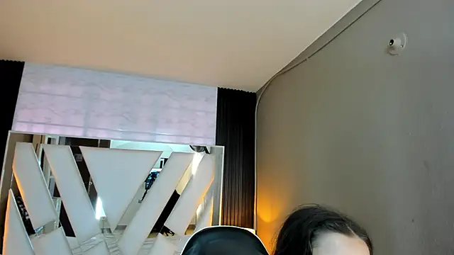 Linda4Petite online show from March 22, 2026, 2:29 pm