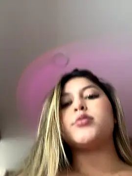 lunablossom  online show from October 30, 2025, 9:55 pm