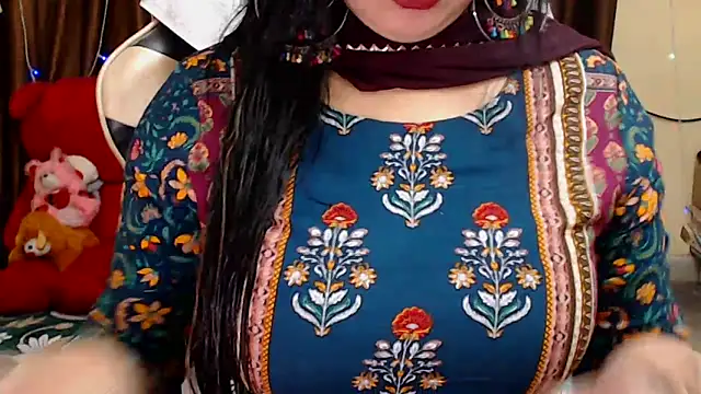 Snapshot of Naughty_Kashish chatting on November 12, 2025, 6:17 am Naughty Kashish online show from November 12, 2025, 6:17 am