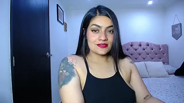 Snapshot of Roxane777 chatting on July 9, 2026, 3:40 am Roxane777 online show from July 9, 2026, 3:40 am