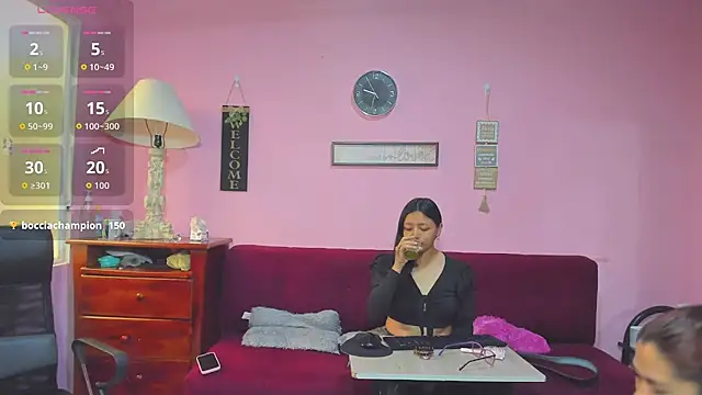 lesbiancuple online show from September 20, 2025, 2:33 pm