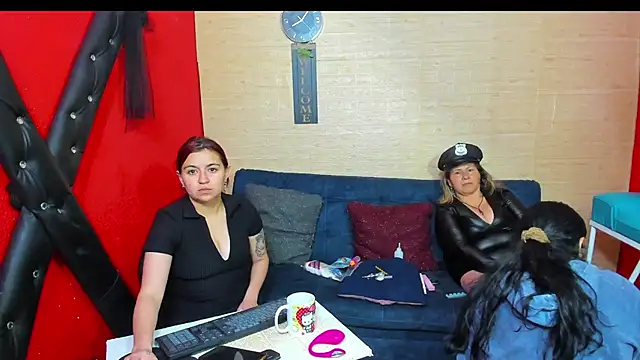 lesbiancuple online show from October 22, 2025, 1:05 am