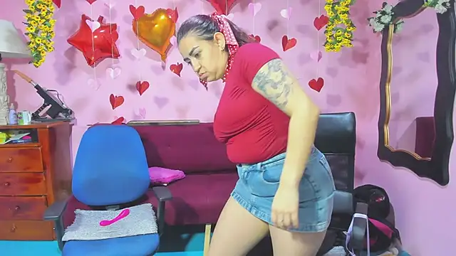 lesbiancuple online show from February 15, 2026, 10:25 am