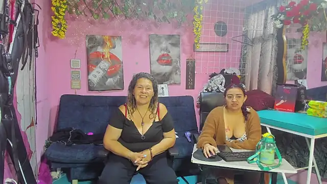 Snapshot of lesbiancuple chatting on June 12, 2026, 12:36 pm lesbiancuple online show from June 12, 2026, 12:36 pm