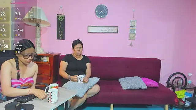 lesbiancuple online show from September 22, 2025, 12:22 pm