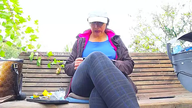 Snapshot of SquirtyMellissaLabia chatting on October 24, 2025, 6:01 am SquirtyMellissaLabia online show from October 24, 2025, 6:01 am