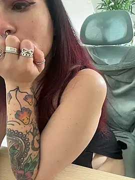 LunaMoongirl online show from May 15, 2026, 12:03 pm