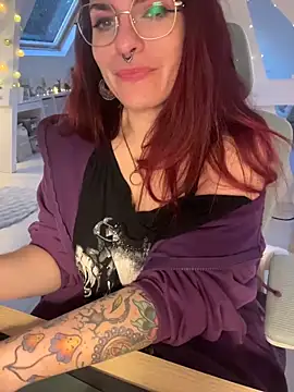 LunaMoongirl online show from December 19, 2025, 3:58 pm