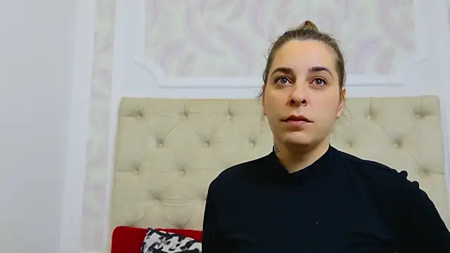 KarinaNoir online show from March 2, 2025, 5:01 am