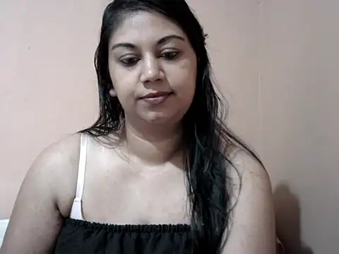 Snapshot of bellachow10 chatting on February 17, 2026, 6:00 am bellachow10 online show from February 17, 2026, 6:00 am