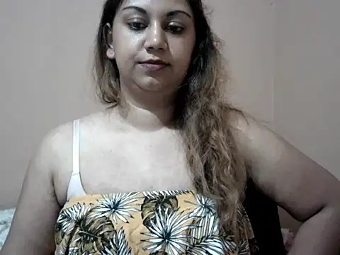 Snapshot of bellachow10 chatting on January 16, 2026, 8:02 pm bellachow10 online show from January 16, 2026, 8:02 pm