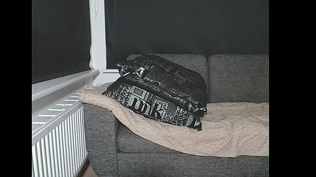 NaughtyRapunzel7 online show from September 11, 2025, 9:59 pm