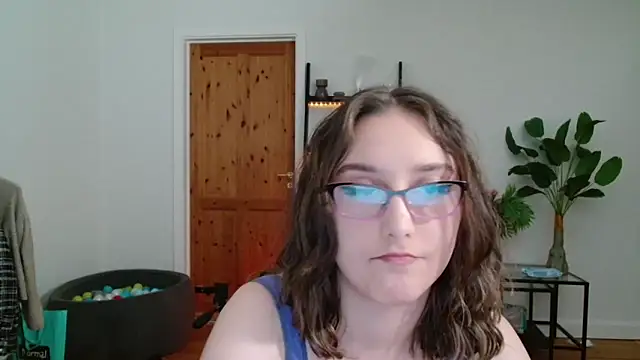 NaughtyRapunzel7 online show from December 9, 2024, 12:19 pm