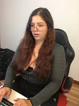 kayortiiz online show from April 14, 2026, 12:26 am