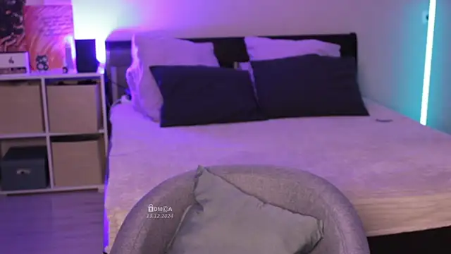 Blondie Bunny online show from December 13, 2024, 2:32 am