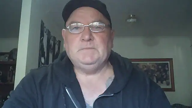 Snapshot of HOTANAL chatting on November 18, 2025, 10:02 pm HOTANAL online show from November 18, 2025, 10:02 pm