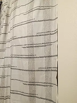 yellowwetfox online show from March 6, 2026, 8:09 am