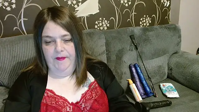 HouseWifeWhore Milf online show from February 26, 2026, 11:05 pm