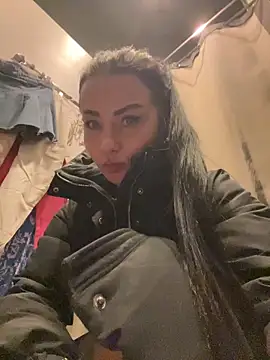 Snapshot of CrazzyChicks chatting on February 5, 2026, 7:04 am CrazzyChicks online show from February 5, 2026, 7:04 am