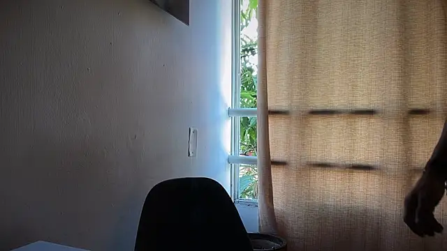 romeolovedark online show from June 18, 2026, 3:39 pm