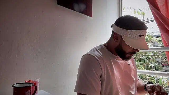 romeolovedark online show from November 6, 2025, 4:22 pm