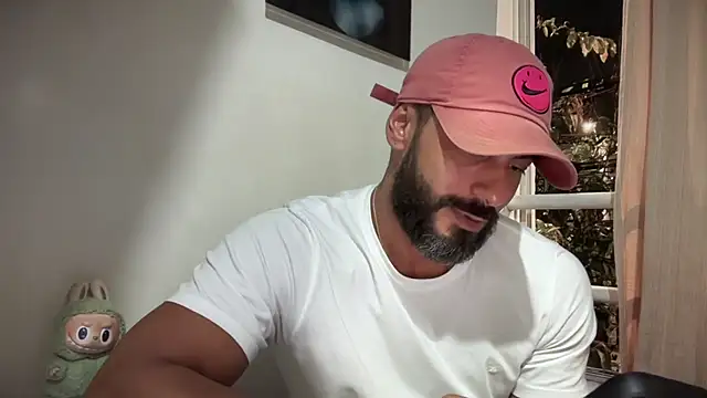 romeolovedark online show from December 22, 2025, 3:17 am