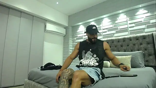 romeolovedark online show from February 19, 2025, 4:55 am