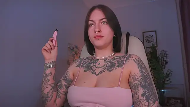 IvyHoney online show from February 25, 2025, 4:35 pm