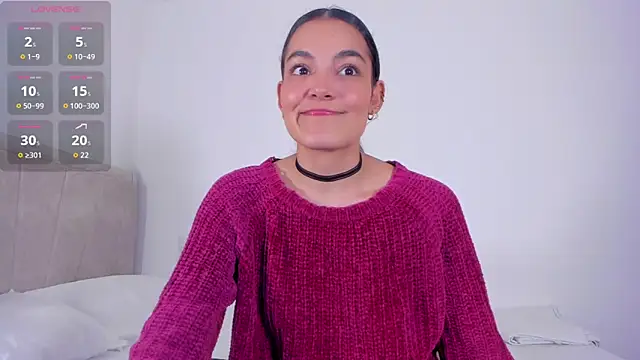 TIFFANYRUSSO online show from November 26, 2025, 5:40 am