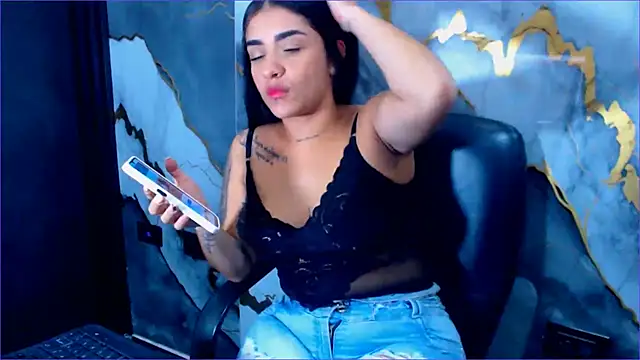 lorensweet77 online show from April 23, 2026, 7:59 pm