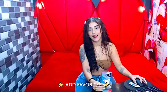 lorensweet77 online show from January 4, 2025, 5:58 pm