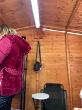 DaisyVibesss online show from December 26, 2024, 10:59 am