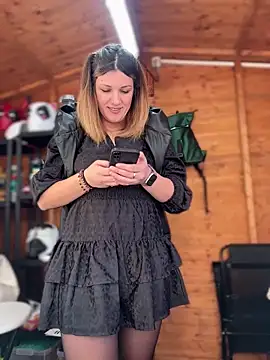 DaisyVibesss online show from December 31, 2024, 1:52 pm