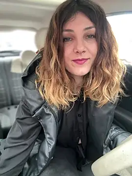 DaisyVibesss online show from March 12, 2025, 3:29 pm