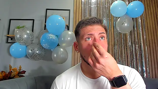 SebastianMaximoff online show from December 17, 2025, 12:21 pm