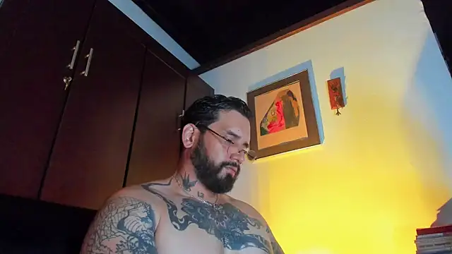 Snapshot of CamiloGray_ chatting on June 10, 2026, 2:51 pm CamiloGray online show from June 10, 2026, 2:51 pm