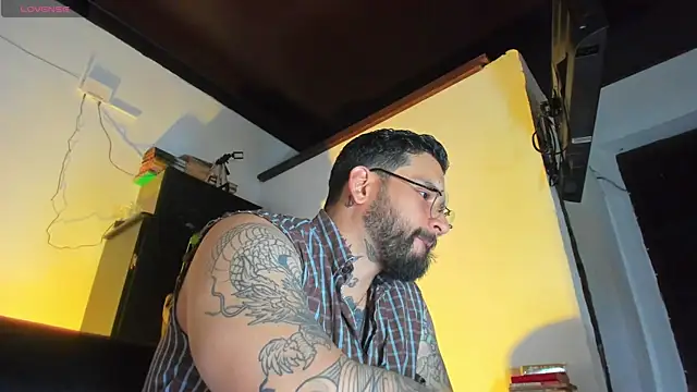 CamiloGray  online show from September 23, 2025, 1:51 pm