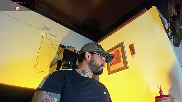 CamiloGray  online show from December 5, 2025, 1:53 pm