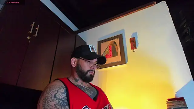 Snapshot of CamiloGray_ chatting on May 13, 2026, 12:12 pm CamiloGray online show from May 13, 2026, 12:12 pm