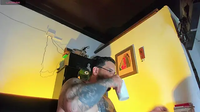 CamiloGray  online show from October 7, 2025, 2:29 pm