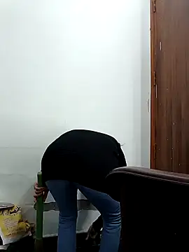 PUNAM456 online show from January 16, 2025, 4:49 am