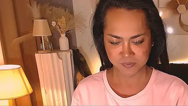 Snapshot of negrashemalexxx chatting on February 22, 2026, 8:39 am negrashemalexxx online show from February 22, 2026, 8:39 am