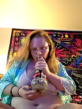 Snapshot of UpSetRedHead0018 chatting on October 13, 2025, 6:53 pm UpSetRedHead0018 online show from October 13, 2025, 6:53 pm