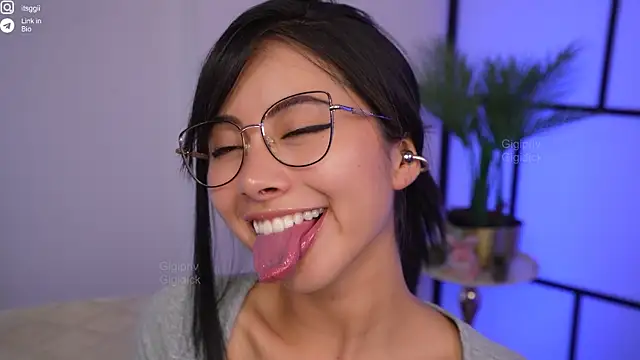 Gigi ohlala online show from November 15, 2025, 12:47 am