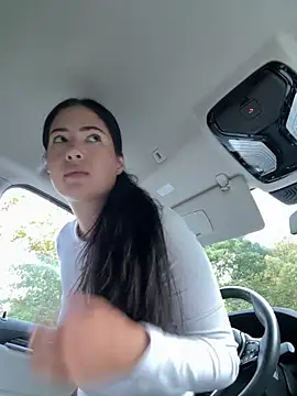 clairewntr online show from October 1, 2025, 4:33 pm