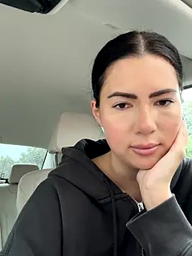 clairewntr online show from October 5, 2025, 3:36 pm