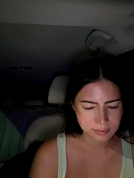 clairewntr online show from October 17, 2025, 8:32 pm