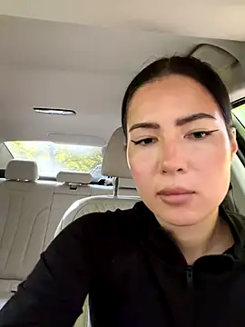 clairewntr online show from October 19, 2025, 2:20 pm