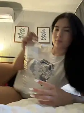 clairewntr online show from February 3, 2025, 6:07 pm