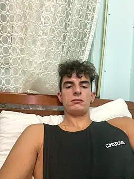 alessandro893000 online show from November 22, 2025, 7:51 am